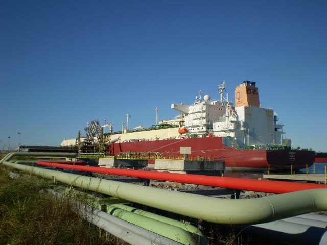 Cryogenic Q-Flex Clean LNG Carrier at Sea